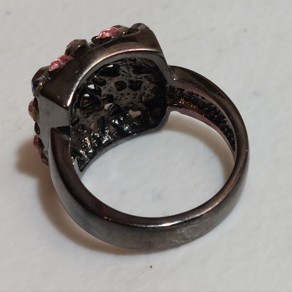 Gunmetal Tone Ring Embellished with Multicolor Sparkly Rhinestones Size 8 - Picture 5 of 8